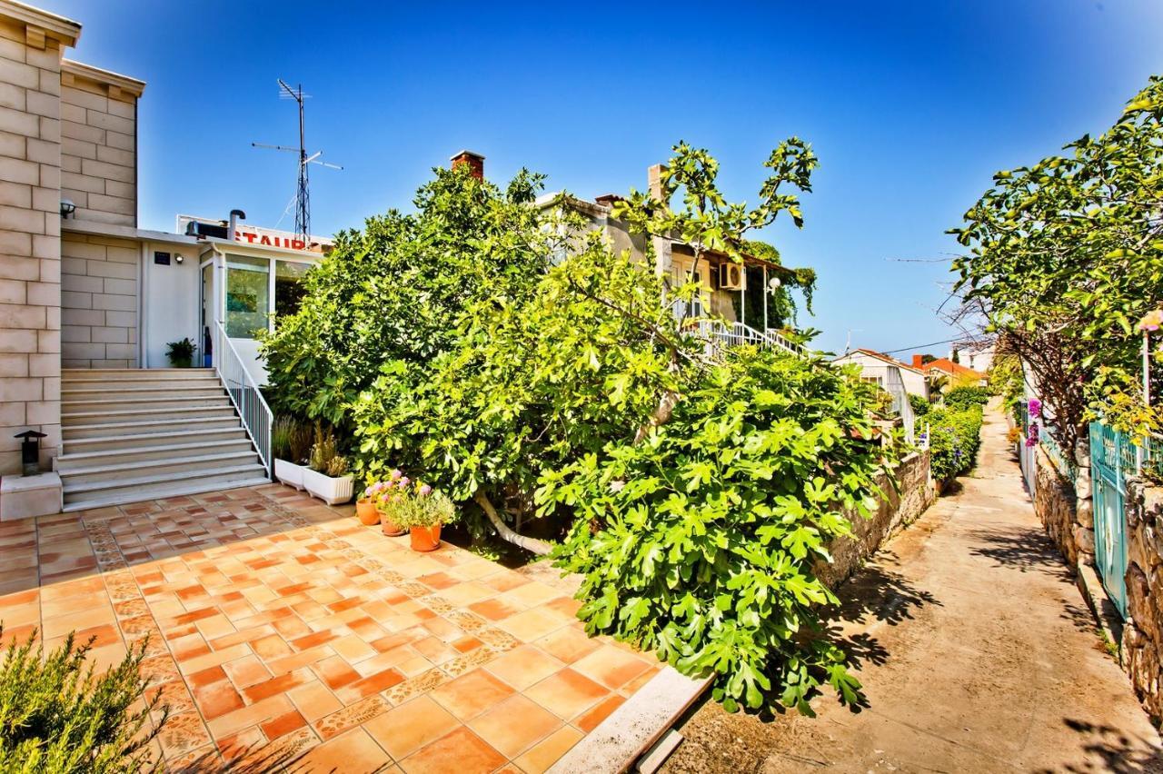 St. Nicholas Rooms Hvar Town Esterno foto
